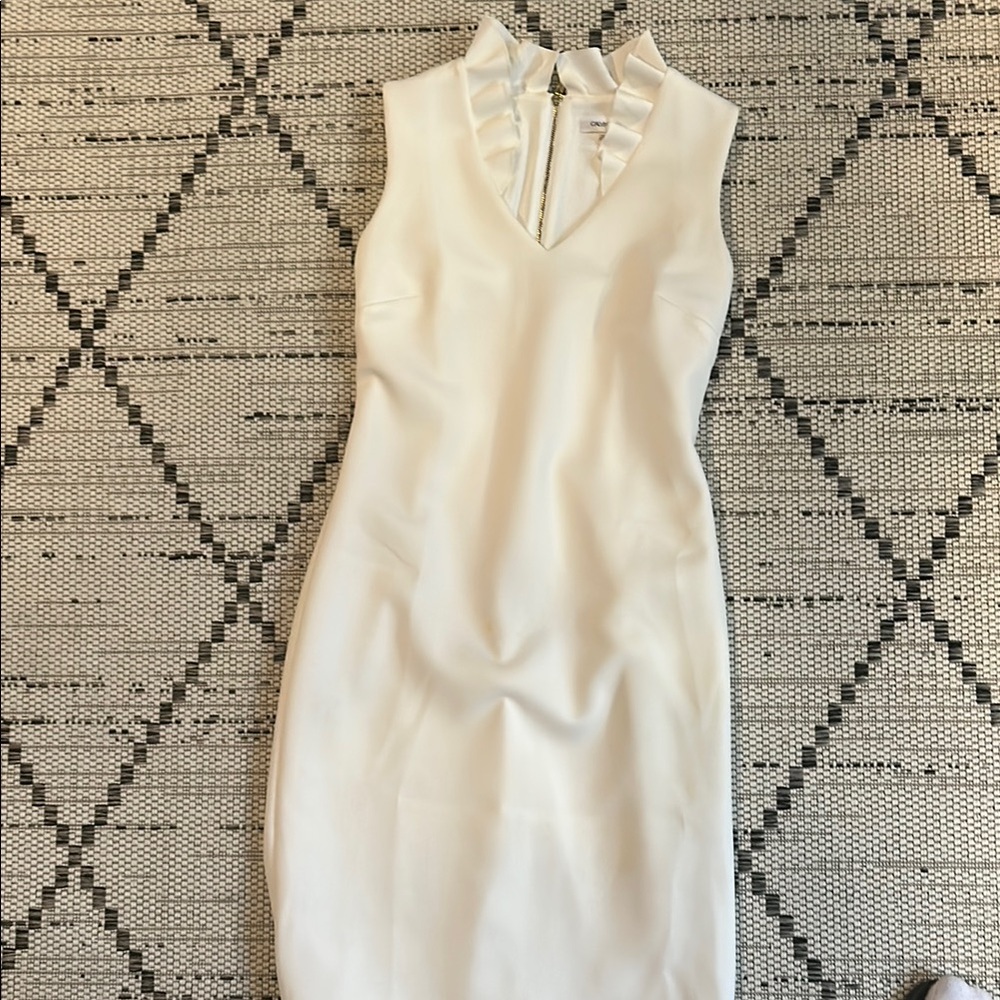 Elegant White Sleeveless Dress